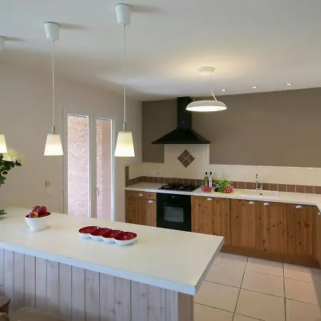 Villa Luxurious With Jacuzzi In Lourdes